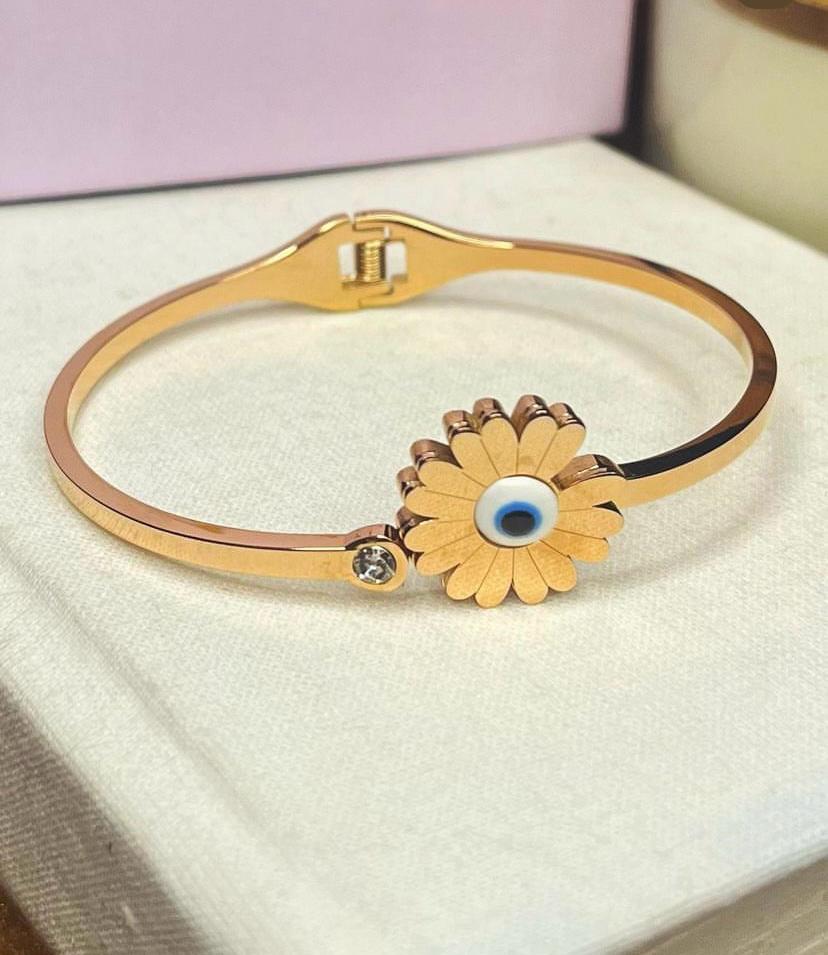 Undo Flower Bracelet